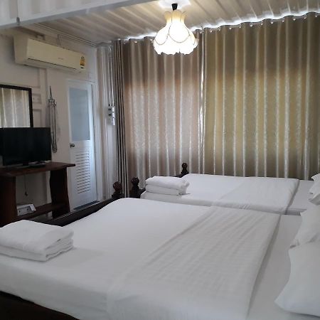 Farsai Homestay Lop Buri Exteriör bild