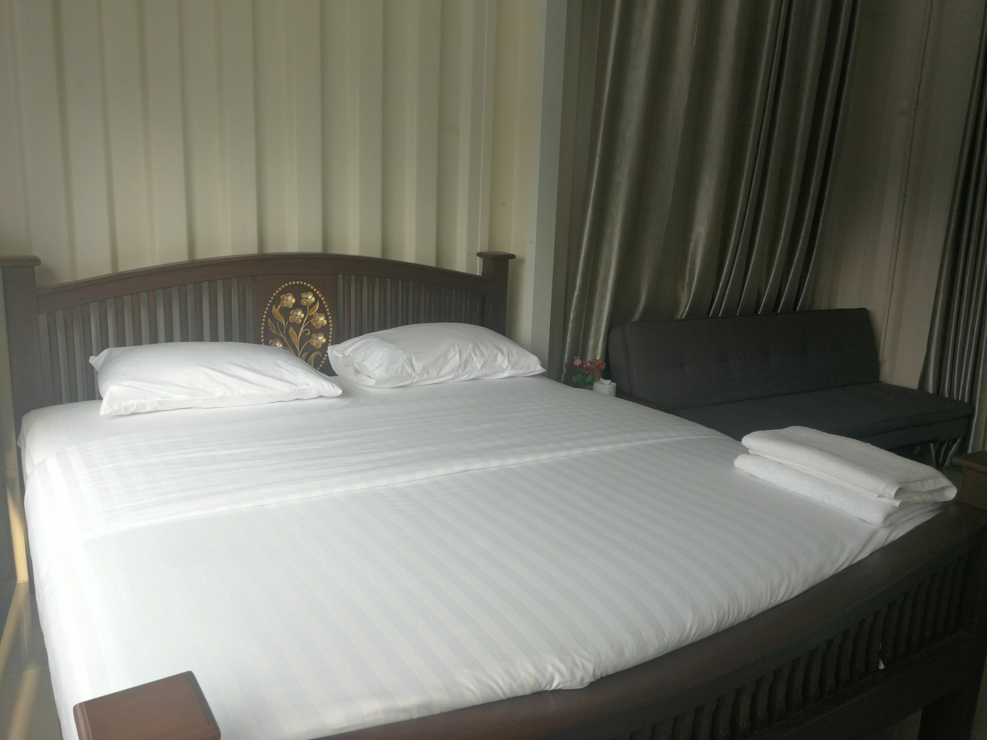 Farsai Homestay Lop Buri Exteriör bild