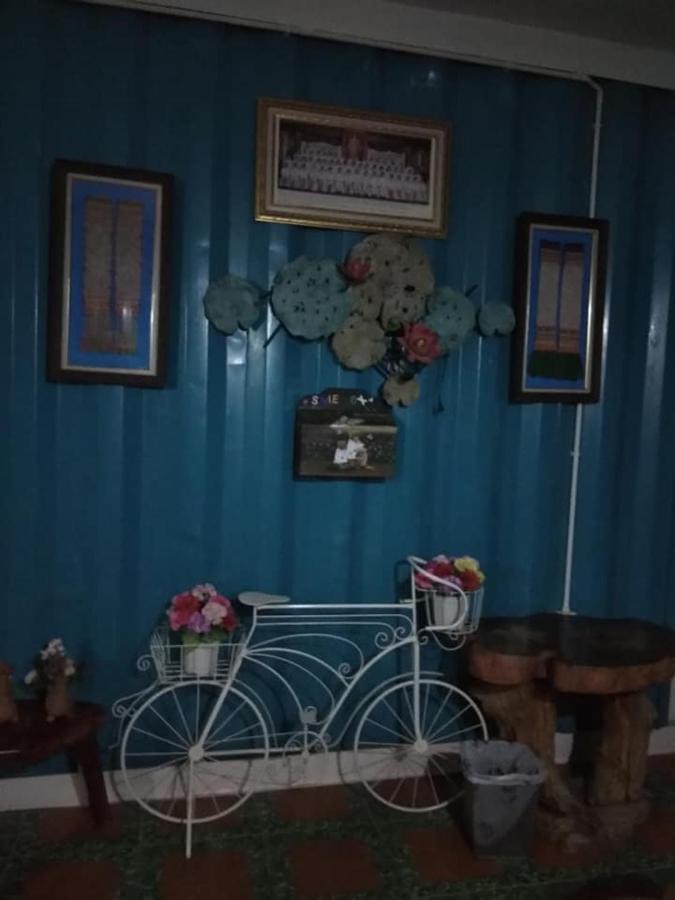 Farsai Homestay Lop Buri Exteriör bild